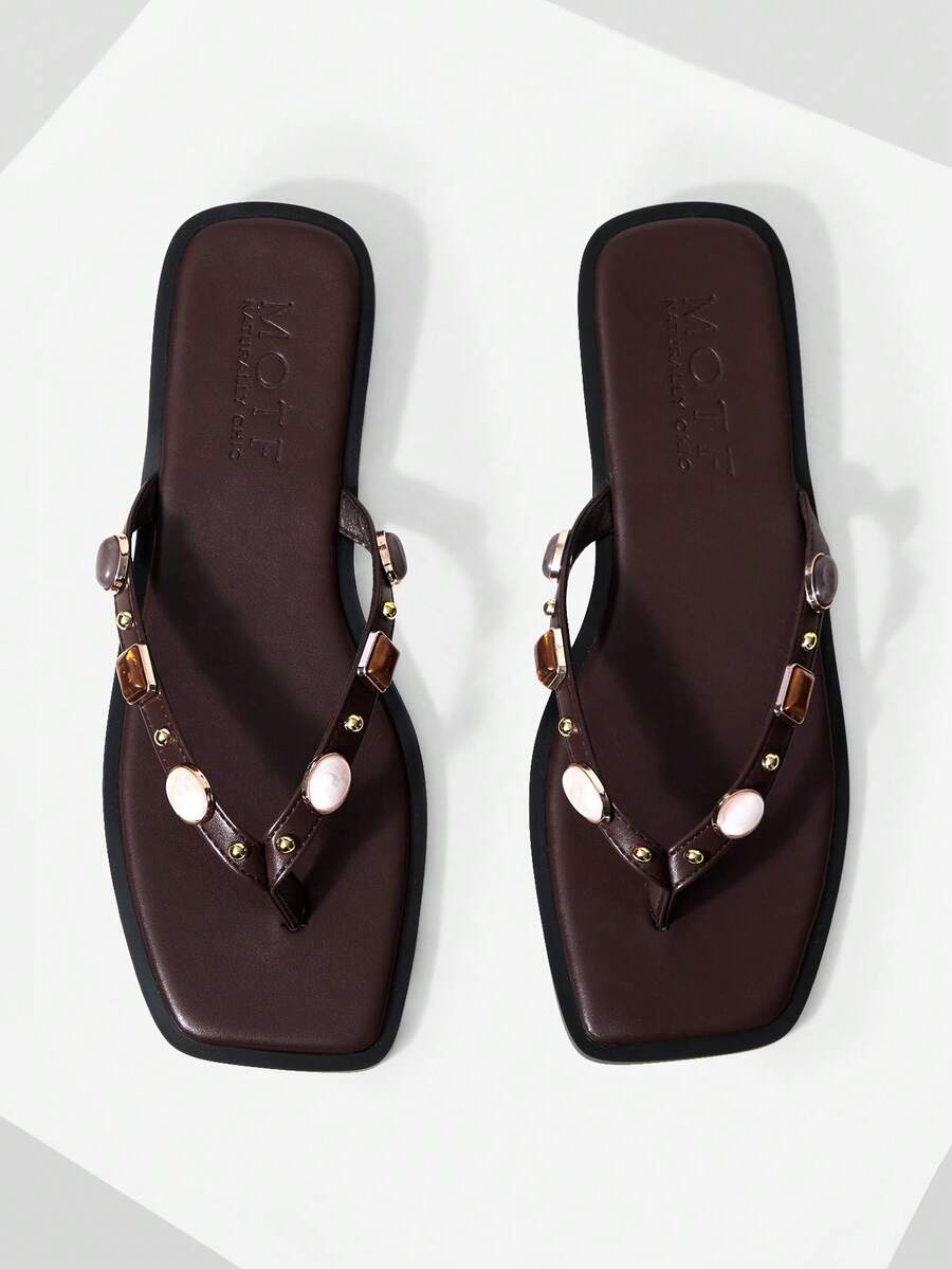 MOTF SPRING AND SUMMER NEW OUTDOOR WOMEN'S FLAT-BOTTOMED SQUARE TOE BROWN PINCH SLIPPERS WOMEN'S THICK-SOLED NON-SLIP CASUAL VERSATILE BEACH SANDALS - Coffee Brown - View 1