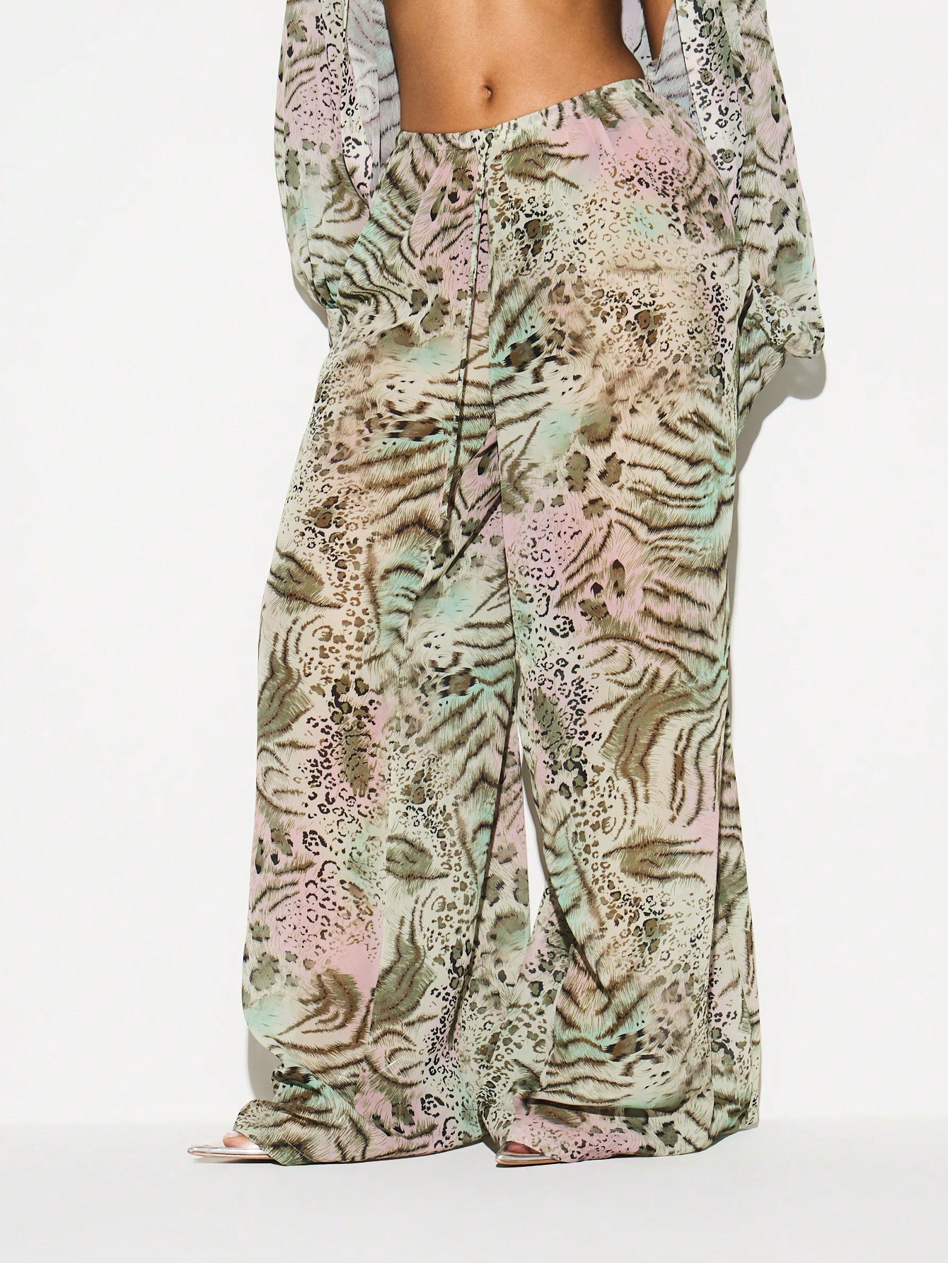 KIZN Calça de praia de perna larga com estampa animal mista