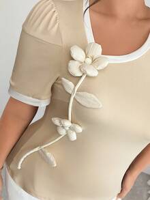 Elenzga 大码女式3D立体花卉装饰不对称领泡泡袖时尚T恤 - 杏色 - 查看 3