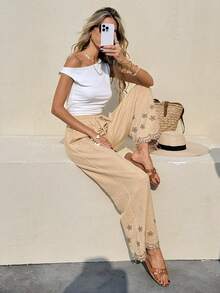 SHEIN Frenchy Quần ống rộng dáng suông thoải mái, thắt eo bằng dây rút, họa tiết hoa dành cho nữ. - Màu be - Xem 7