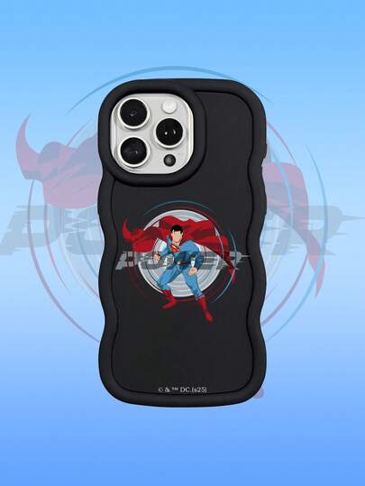 SUPERMAN X SHEIN Ốp điện thoại silicon mờ đen lượn sóng hình Superman, bảo vệ ống kính, chống sốc, phụ kiện quà tặng hàng ngày hình anh hùng truyện tranh DC, tương thích với ốp điện thoại iPhone & Galaxy, ốp lưng, tương thích với iPhone 16/iPhone 17/iPhone 17 Pro Max/iPhone 12 Pro, tương thích với ốp điện thoại iPhone 17 Pro, phụ kiện điện thoại, ốp Galaxy S25 Ultra, ốp điện thoại dễ thương, ốp Galaxy S24 Ultra, giao hàng nhanh