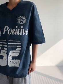 DAZY 女士V领短袖宽松字母印花休闲街头风牛仔套头衫，夏季 - 中等水洗藍 - 查看 5