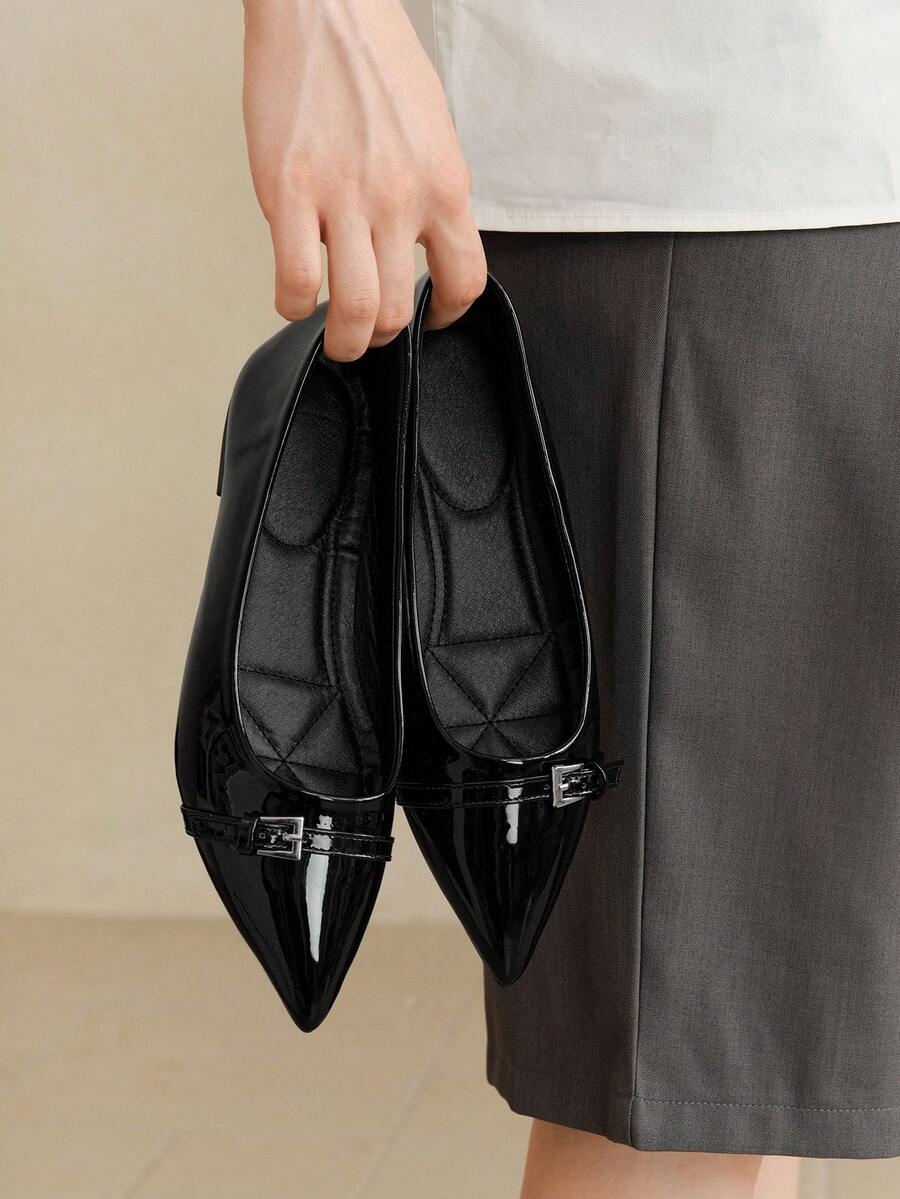 2025新款尖头漆皮平底鞋，酒红色和黑色，优雅法式风格，适合春秋季