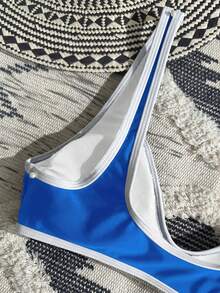 Swim Vcay Conjunto de bikini triangular con abertura alta y diseño de ribete blanco, para vacaciones en la playa - Azul - Ver 4