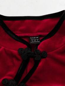 Olithes 女士时尚通勤中国风撞色T恤，饰有精致荷叶边和立领，简约修身立领女式T恤，中式立领，通勤及派对穿着，红色天鹅绒面料，适合派对、新年假期等场合。 - 酒紅色 - 查看 4