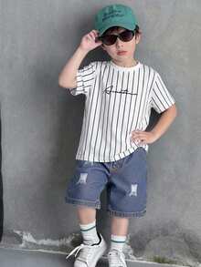 SHEIN 两件套儿童男童休闲百搭舒适印花圆领宽松短袖T恤和牛仔宽松短裤套装 - 彩色 - 查看 1