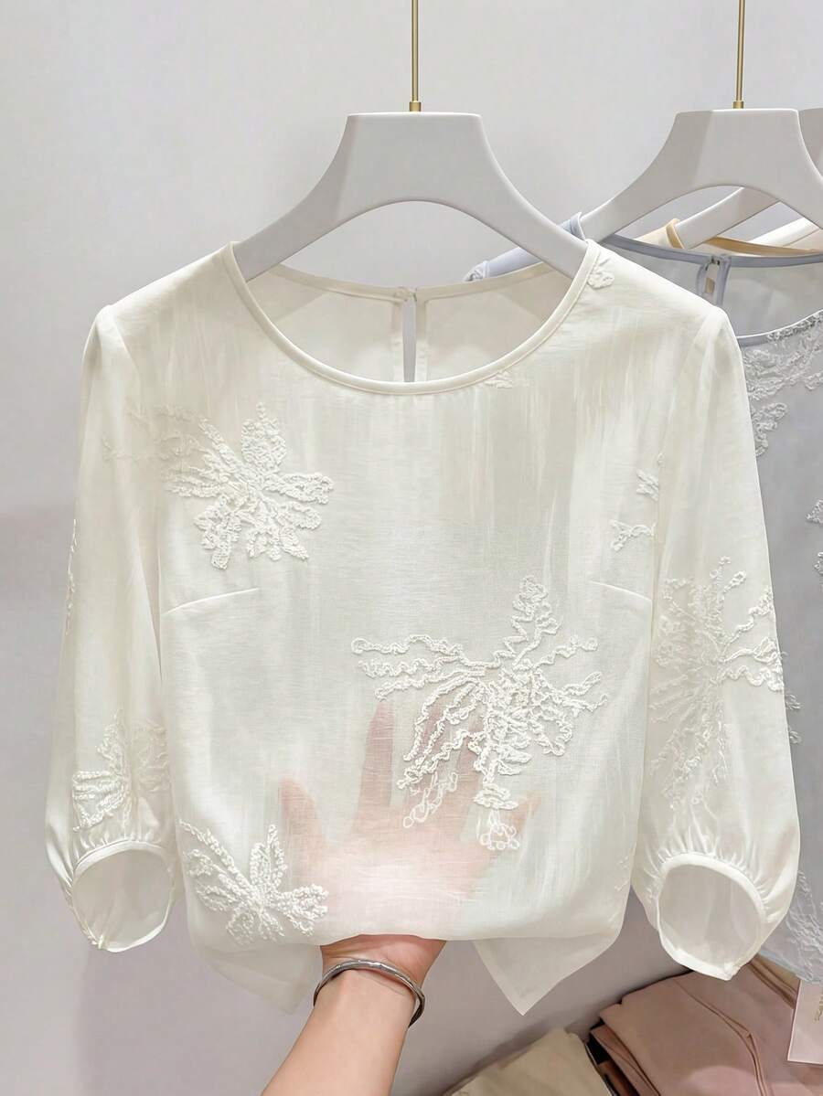 GlowEve Áo sơ mi kiểu Pháp thanh lịch, màu trơn, cổ tròn, tay phồng, thêu họa tiết, dáng rộng, nhẹ nhàng, thích hợp cho kỳ nghỉ hè. - Màu be - Xem 1