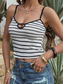 Lucivie 女士性感优雅复古沙滩风条纹钩针针织吊带上衣 - 黑與白 - 查看 3