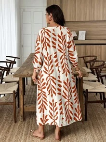 SHEIN Holidaya Đầm nữ cỡ lớn 1 mảnh, chất liệu giả vải lanh, in họa tiết hoa, dáng rộng, thoải mái, trang trí cúc giả gỗ, thích hợp cho mùa xuân/hè, mặc ở nhà hoặc đi làm. - Nhiều màu - Xem 2