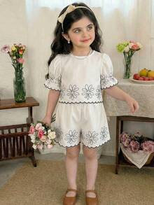 SHEIN LMoss Kids Bộ 2 món đồ cho bé gái, màu trắng, cổ tròn, tay bồng, in họa tiết hoa. - trắng - Xem 3