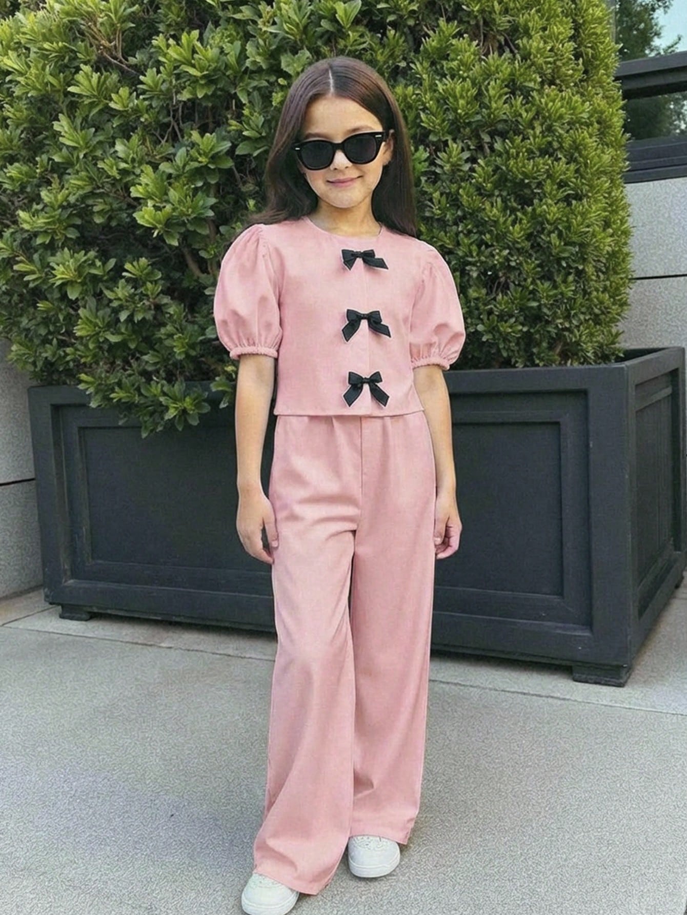 SHEIN Firerie Kids طقم ملابس علوية بأكمام بتلة وبن...