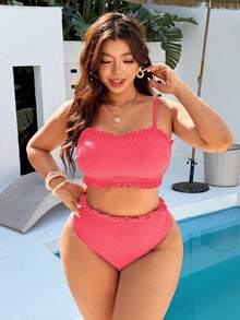 Swim Basics 大码纯色提花面料抹胸上衣，饰有花卉滚边，搭配同款高腰纯色提花面料荷叶边三角比基尼泳裤，性感简约时尚沙滩度假女士泳装套装 - 玫紅色 - 查看 3