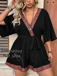 Ceyna Bộ jumpsuit cỡ lớn cổ chữ V tay lửng 3/4 viền ren hoa thanh lịch phong cách retro bohemian dễ thương thắt nơ eo. - màu đen - Xem 1