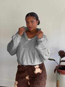 Tyla Gomez 夏季女式半拉链白色抓绒卫衣，带字母贴布设计，秋冬季短款女式半拉链卫衣 - 灰色 - 查看 3