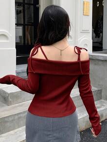 DAZY Áo thun nữ hở vai tay dài, dây rút, màu trơn, trang phục mùa thu - Màu Đỏ Sâu - Xem 2