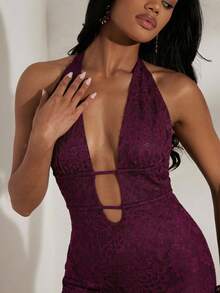 Opulessa Gaun Liburan Rajut Warna Polos Berenda Model Halter dengan Leher V Dalam dan Bahu Terbuka untuk Wanita, Pakaian Musim Panas dan Semi, Gaun Panjang Ungu Elegan untuk Pantai - Purple - View 5