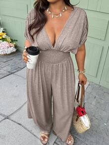 Vionelle Bộ jumpsuit nữ cỡ lớn kiểu dáng mới mùa xuân hè, dáng rộng thoải mái, cổ chữ V sâu, chất liệu dệt kim, thắt eo thanh lịch, xếp ly, phong cách đồng quê, thích hợp cho hoạt động ngoài trời và kỳ nghỉ. - Màu Khaki - Xem 6