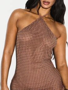 KIZN Vestido mini ajustado de mujer con cuello halter y aplicaciones de hotfix, vestido de fiesta de verano sin mangas y con espalda descubierta para cóctel con estampado de puntos en todo el diseño - Caqui - Ver 5