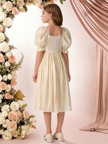 SHEIN Pitira 少女方领泡泡袖花朵装饰腰身优雅连衣裙，奢华连衣裙，派对连衣裙，适合派对、聚会、新年、约会等场合 - 杏色 - 查看 2