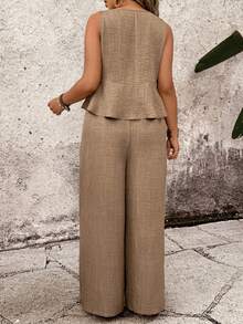 EMERY ROSE Plus Size Round Neck Sleeveless Cropped Floral Top And Loose Fit Pants 2 Pieces Set - Mocha Brown - View 2