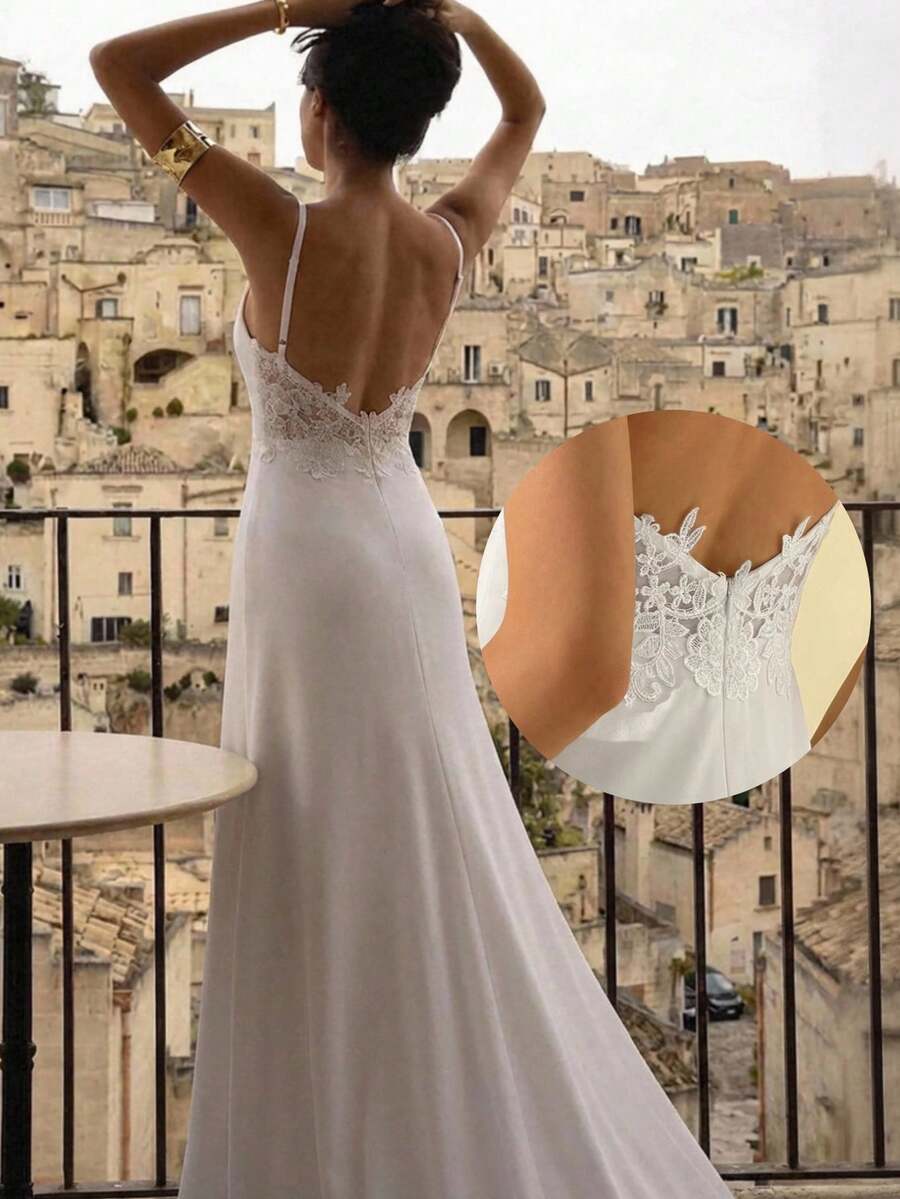 Aloruh 白色V领吊带修身连衣裙，蕾丝拼接，露背设计，适合婚礼季穿着。 - 白色 - 查看 1