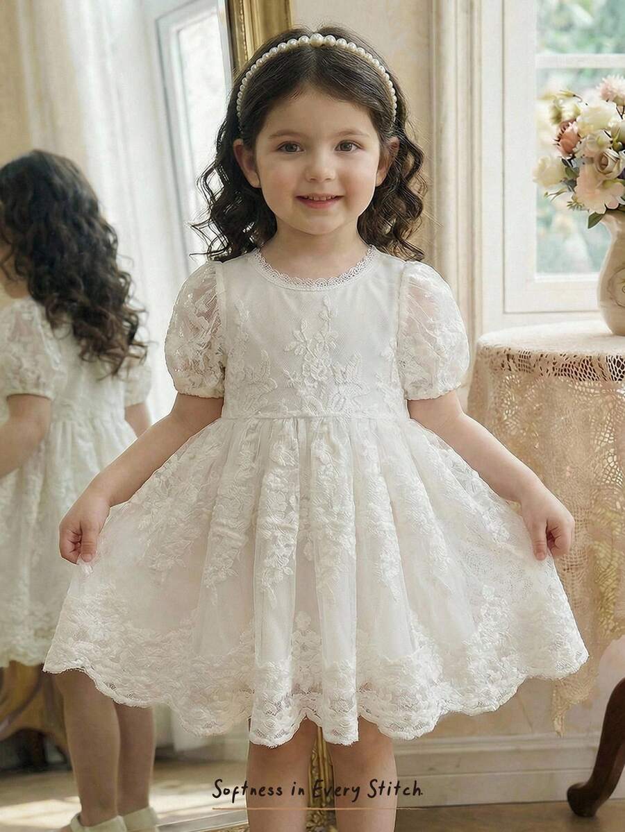 Cozy Pixies Đầm in hoa cho bé gái, cổ tròn, tay cánh hoa, eo thắt. - trắng - Xem 1