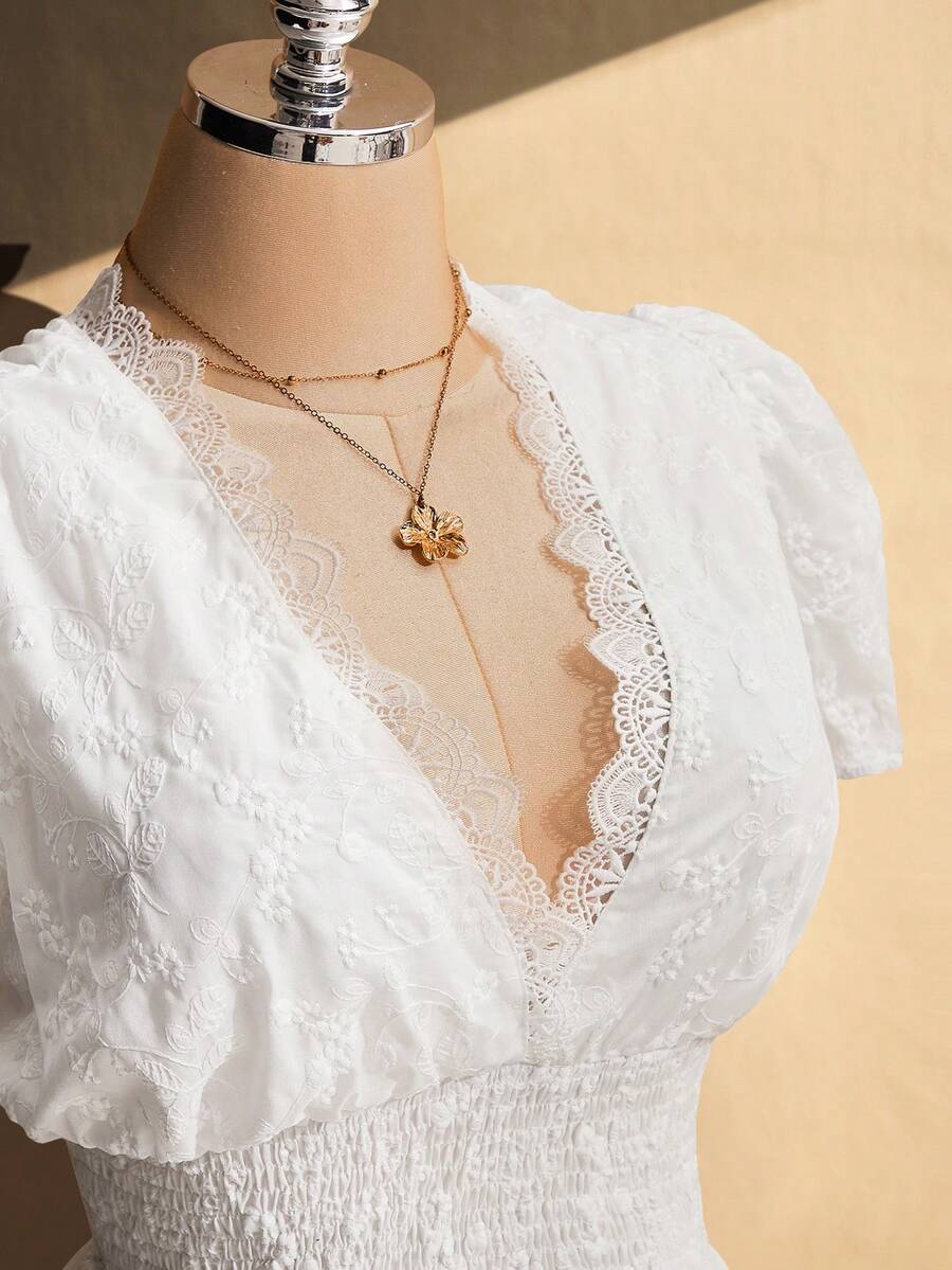 SHEIN ICON 大码女式深V领褶皱腰身优雅花瓣袖派对连衣裙 - 白色 - 查看 1