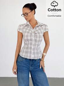 Siren Gaze 女士夏季优雅休闲格子衬衫，短袖纽扣褶皱腰身衬衫，适合办公室工作穿着，白色棕色格子优雅上衣，女士夏季上衣，女士休闲衬衫，夏季服装，夏季套装，商务休闲上衣，女士夏季格子短袖衬衫，女士办公室休闲衬衫，女士休闲现代西式商务休闲上衣 - 卡其色 - 查看 5