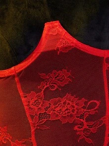SHEIN 情人节女士性感蕾丝拼布镂空内衣内裤外衣外出装，坏蛋造型 - 紅色 - 查看 3