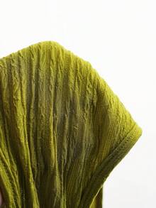 Solea Vida Conjunto de 2 piezas para mujer: Top de cuello halter en tela texturizada verde, uso casual/de viaje/vacaciones, hebilla metálica, bajo con volantes; Minifalda ajustado, primavera/verano - Verde - Ver 6