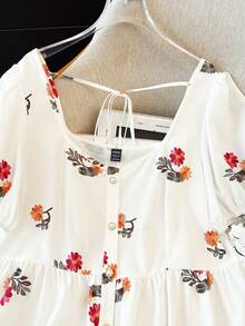 GlowEve CURVE Women's Elegant Casual Vacation Floral Print Short Sleeve Blouse - White - View 3