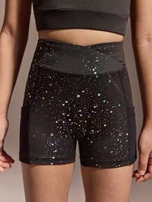 女孩黑色高弹力运动短裤 – 柔软舒适的瑜伽短裤，饰有星空印花，适合训练、锻炼和日常活动穿着 - 黑色 - 查看 4