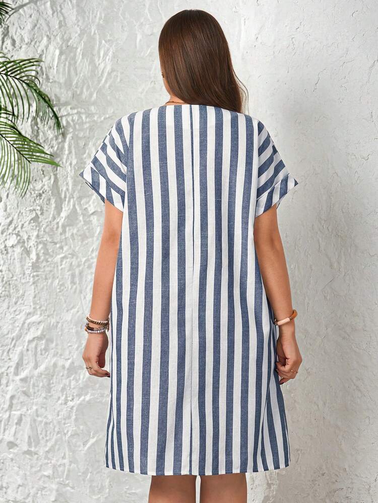 Plus Size Women's Summer Casual Vacation Country Short Sleeve Blue And White Striped Lace Patchwork Dress With Pockets, ,Summer\Vacation,Summer Holiday,Spring Break Outfits ,Vacation Outfits Women ,Holiday Outfits For Women,Going Out Outfits,2026 New Clothes,Simple And Fashionable For Everyday Wear,Suitable For Summer, Vacation, Daily Wear,Suitable For Summer, Vacation, Daily Wear,Dresses For Women,Flowy Dress ,Beach Outfits For Women,Casual Vacation Boho Dress, Plus Size Boho Dress,  Vacation Plus Size Women Dresses
