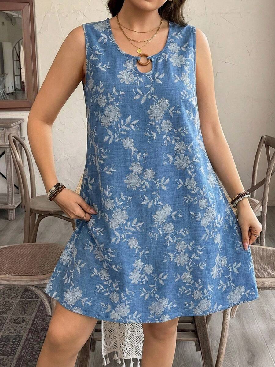 SHEIN VCAY 大码女式花卉刺绣无袖休闲宽松连衣裙 - 霧霾藍 - 查看 1