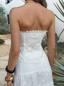 Lucivie 女士优雅性感白色刺绣薄纱纽扣细节抹胸上衣，夏季上衣，适合日常穿着/情人节晚餐/浪漫约会/休闲度假 - 白色 - 查看 2