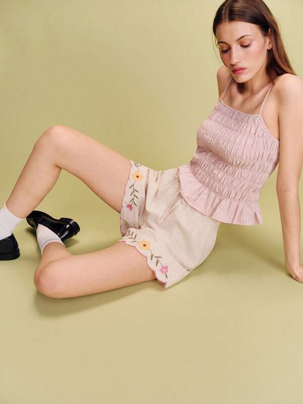 lacRébo High-Waisted Beige Linen Shorts With Scalloped Hem And Colorful Floral Embroidery Spring Summer Vintage Vacation Holiday Outfits French Style Parisian Style Resort Outfit
