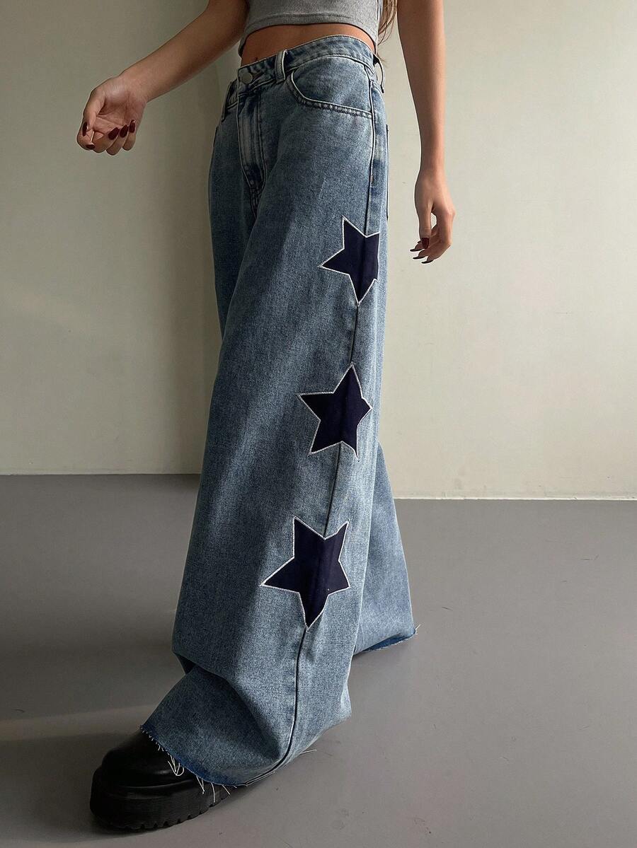 DAZY 女士低腰侧星印花休闲直筒牛仔裤 - 中等水洗藍 - 查看 1