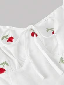 SHEIN MOD Blommig broderiklänning med rynkad midja för kvinnor - Rött och Vitt - Visa 7