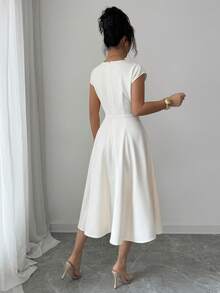 Elenzga 女士纯色方领V领收腰喇叭下摆短袖杏色中长连衣裙，优雅法式复古正式办公通勤商务休闲海滩度假下午茶街头简约百搭复古澳式居家外出派对奢华春夏新款畅销连衣裙女装高品质连衣裙优雅经典女士正装 - 杏色 - 查看 2