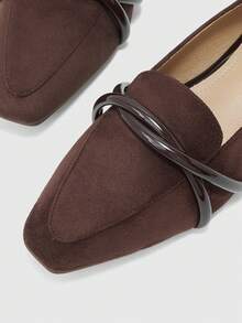 CUCCOO BIZCHIC Ballerine da donna con punta quadrata, design con cinturini incrociati lucidi, suola morbida e confortevole,  con stile retrò, adatte per l'uso quotidiano e per l'ufficio - Nuovo caffè marrone - Visualizzare 8