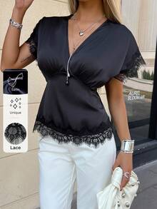 Siren Gaze 女士优雅黑色缎面吊带背心，蕾丝边V领设计，独特风格。时尚女士缎面吊带背心，黑色蕾丝边，深V领蕾丝边上衣，黑色夏季上衣，蕾丝上衣，优雅上衣，女士上衣，优雅黑色上衣，女士衬衫，时尚上衣，女士上衣和衬衫，女士夏季服装，女士最新款上衣，新品上市。 - 黑色 - 查看 5