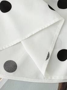 Franclia 女士新款波点V领宽松侧褶皱休闲衬衫，适合外出、度假、日常穿着、通勤、节日和约会，春夏款 - 黑與白 - 查看 7