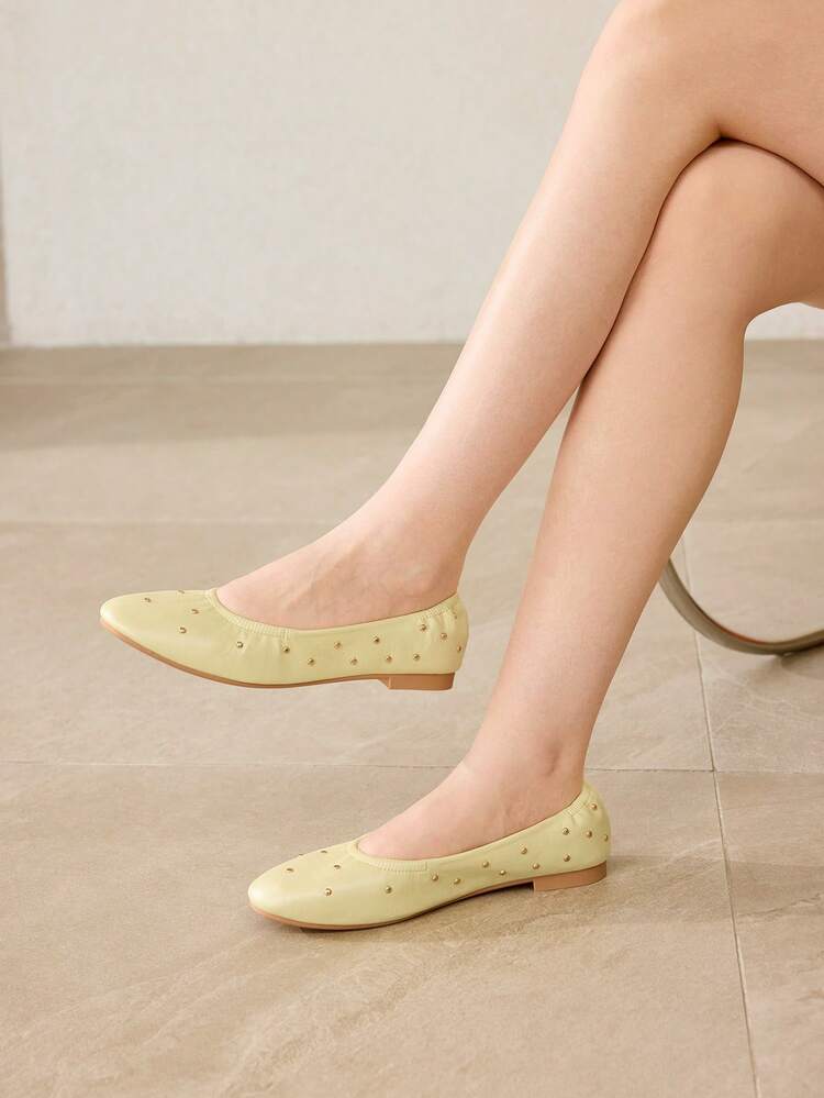 WOMEN SHOES FRENCH RETRO HIGH-QUALITY PU LEATHER RIVET PLEATED ROUND TOE FLAT-SOLED SHOES, YELLOW VERSATILE ELEGANT SLIP-ON LIGHT NON-SLIP SIMPLE FASHION DOUDOU SHOES SPRING SHOES