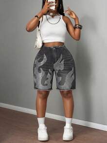 Slaydiva Women's Rhinestone Flame Pattern Frayed Hem Pocket Casual Bermuda Denim Shorts - Black - View 4