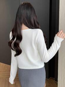 DAZY 2 piezas Conjunto de Top Corto y Cárdigan Blanco Esponjoso de Moda para Mujer en Otoño/Invierno, Ajuste Slim de Ropa Deportiva de Manga Larga - Beis - Ver 4