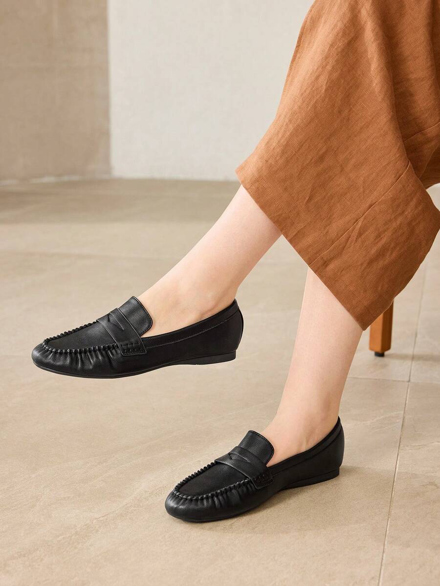 MOTF WOMEN'S PU LEATHER LOAFERS, RETRO BRITISH STYLE, ELEGANT GRANNY FLATS - static black - View 1