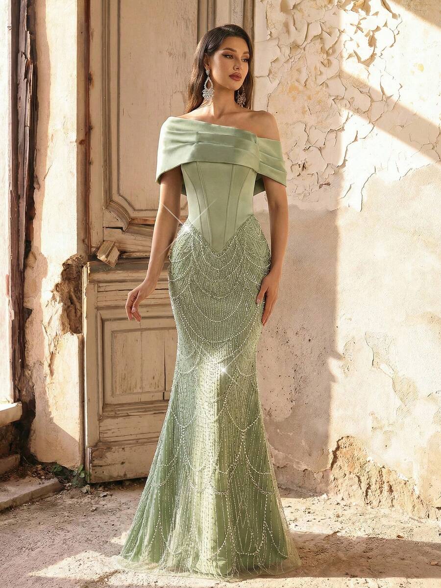 Aureia 优雅、迷人、时尚、奢华、浅绿色、亮片刺绣、奢华缎面面料、对称前片、露肩设计配褶裥肩带、内置鱼骨、修身廓形、二合一设计、后背系带细节、拖尾。适合所有正式场合、婚礼宾客、派对和晚礼服。 - 綠色 - 查看 1