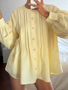 DAZY Áo sơ mi nữ dáng rộng cổ tròn xếp ly màu vàng - Màu vàng - Xem 2