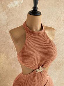 Soleia 新款度假风露背吊带镂空修身飘逸迷你连衣裙，波西米亚风，度假风，秋季女装，复古风，假日风 - 棕色 - 查看 3