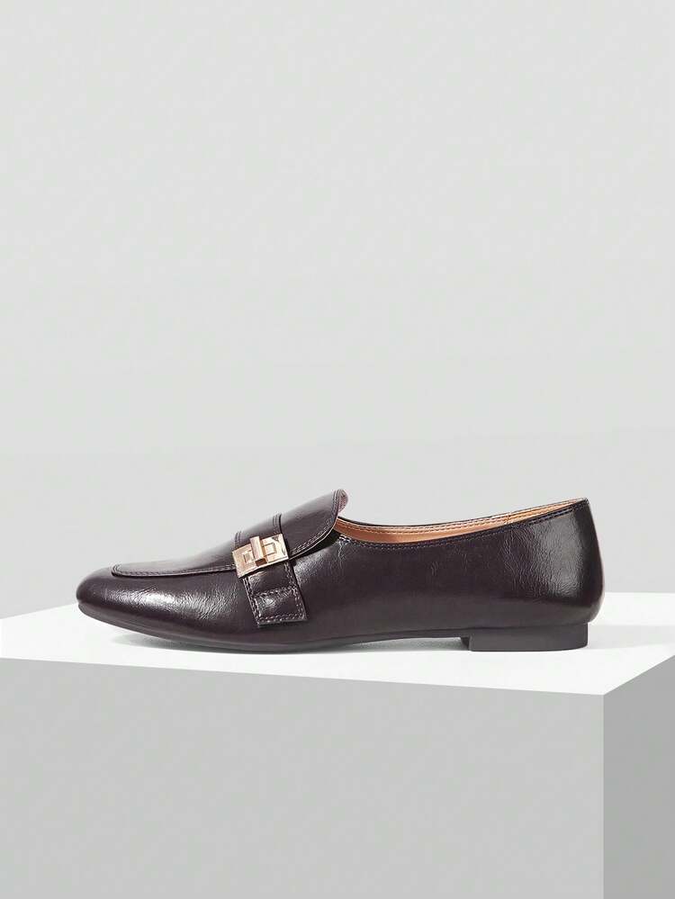 WOMEN PU LEATHER METAL DETAIL FLATS